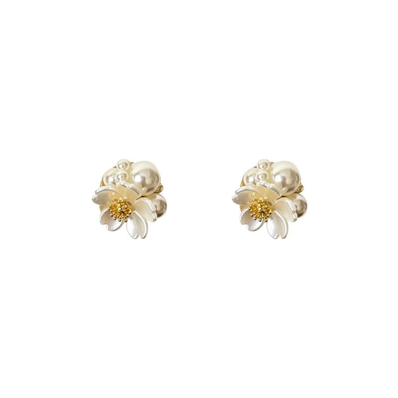White imitation pearl flower stud earrings for women