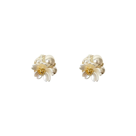 White imitation pearl flower stud earrings for women